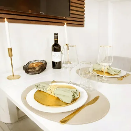 Ancienne Annonce 1632 باريس
